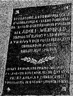 Pamätná tabula - Kpt. Adolf Weinhold